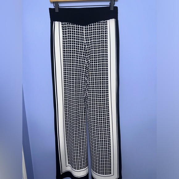 Saks Fifth Avenue Black Label Pants - Saks Fifth Avenue Black Label Wide‎ Leg Pull On Lined  Trousers EUC Size S